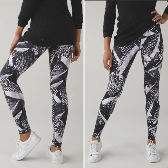 Lululemon Wunder Under Leggings Pant III White Black Abstract Print Size 4 - Picture 1 of 8